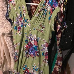 1940 olivine dress size 24 runs small Euc